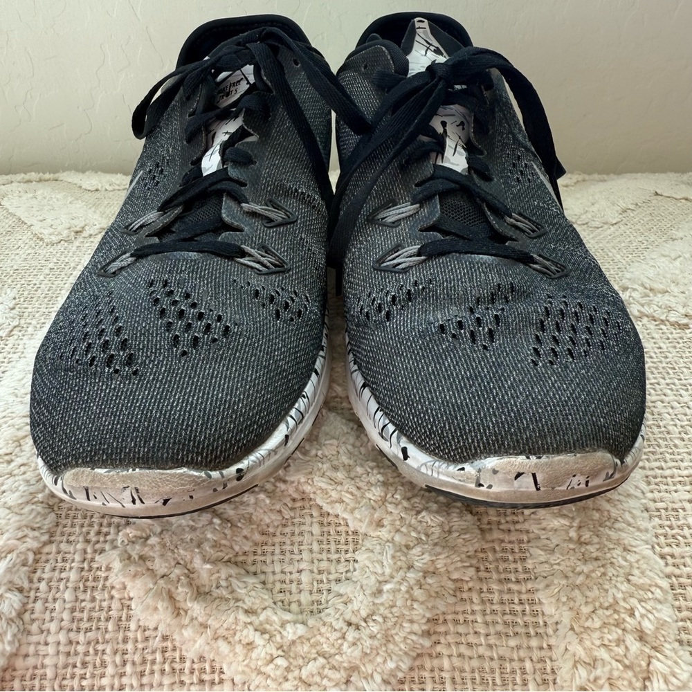 Nike Women’s TR MT 5.0 Nike Free Black & White Paint Splatter Athletic Sneakers - Picture 2 of 8